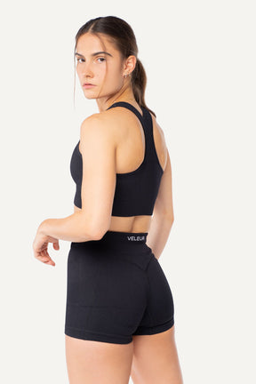 Veleur Shorts aus Cord Set für Damen, aus Cordstoff, High-Waisted Design mit gesticktem Logo, schmeichelhaft für Training und Freizeit.